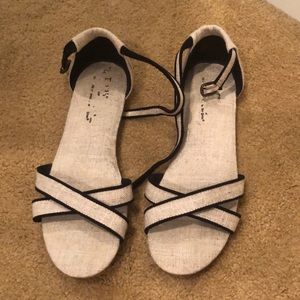 Toms sandals
